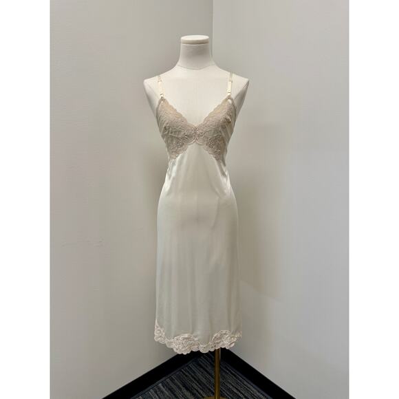 Vanity Fair Other - VTG Vanity Fair Slip Dress - Size 34